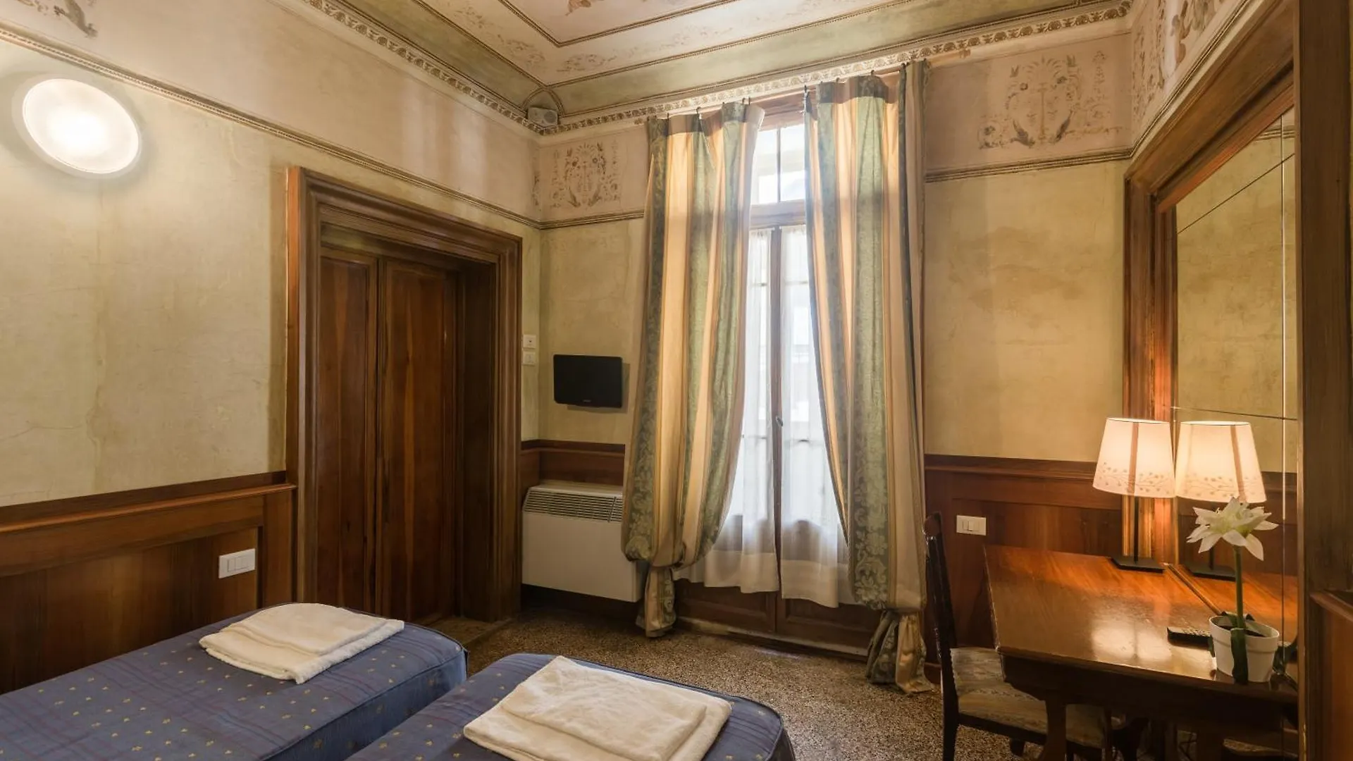 Foresteria Valdese Venezia Hostel